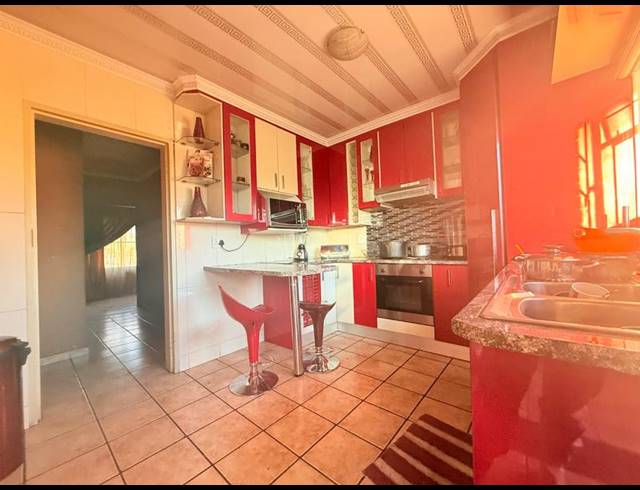 3 BEDROOM HOUSE FOR SALE IN VANDERBIJLPARK CW 5